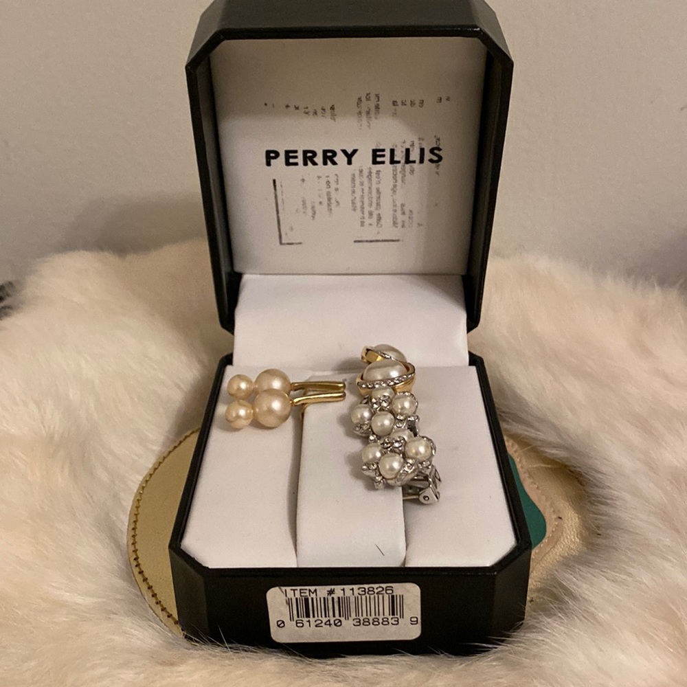 Vintage Vendome trifari & Evco clip on earrings